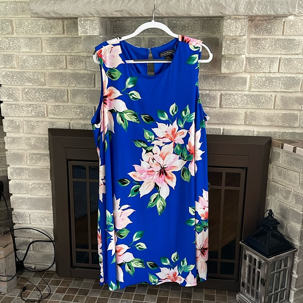Women’s dress